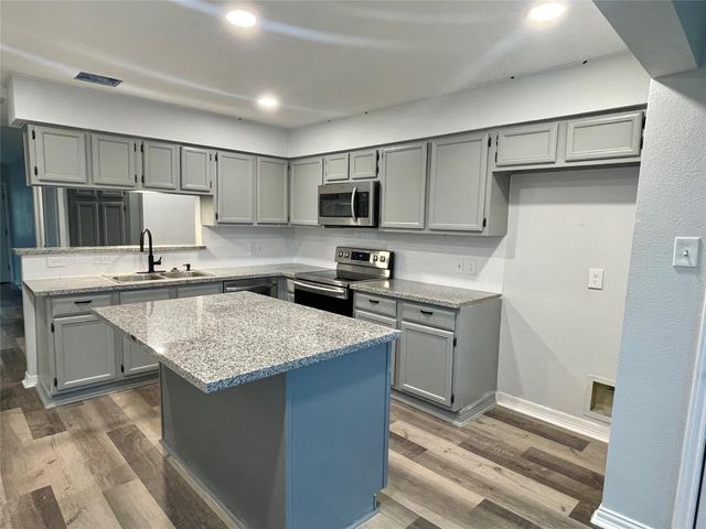 1225 Clover Drive, Angleton, TX 77515