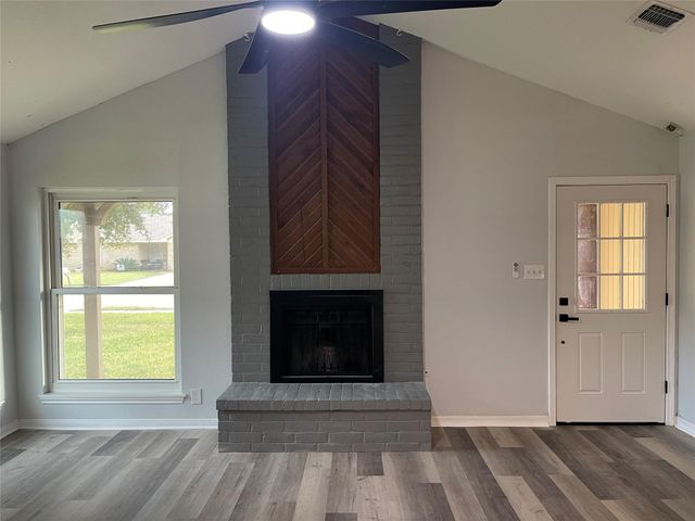 1225 Clover Drive, Angleton, TX 77515