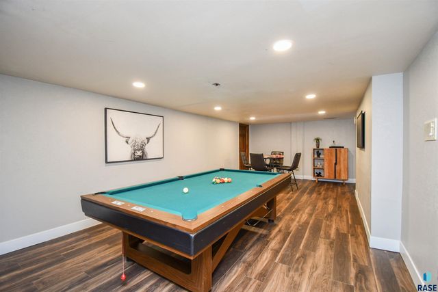 1808 E Edgewood Rd Road, Sioux Falls, SD 57103