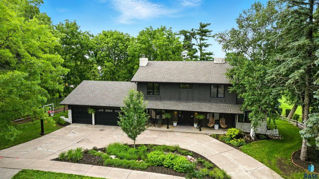 1808 E Edgewood Rd Road, Sioux Falls, SD 57103