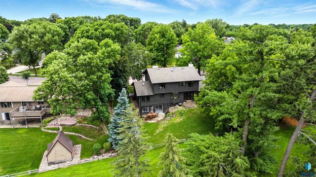 1808 E Edgewood Rd Road, Sioux Falls, SD 57103