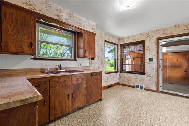 N69W13409 Harding DRIVE, Menomonee Falls, WI 53051