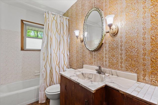 N69W13409 Harding DRIVE, Menomonee Falls, WI 53051