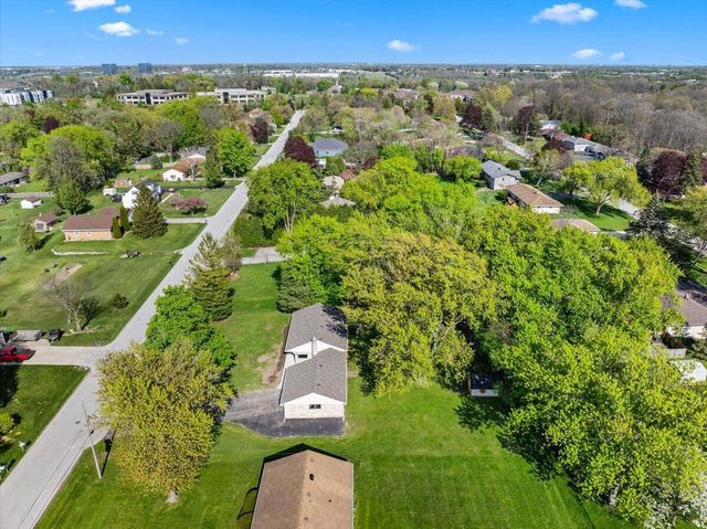 N69W13409 Harding DRIVE, Menomonee Falls, WI 53051