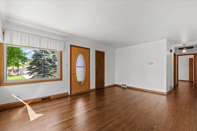 N69W13409 Harding DRIVE, Menomonee Falls, WI 53051