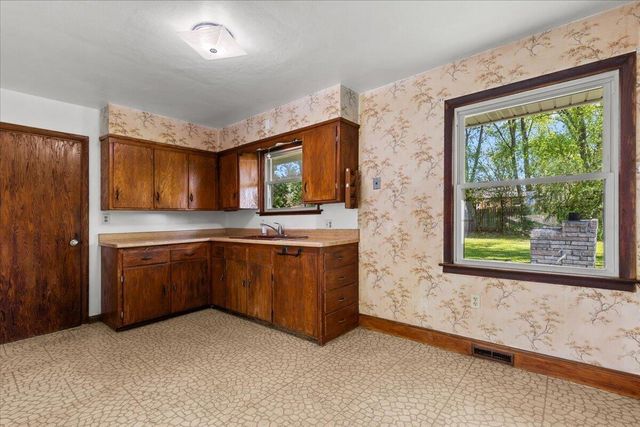 N69W13409 Harding DRIVE, Menomonee Falls, WI 53051