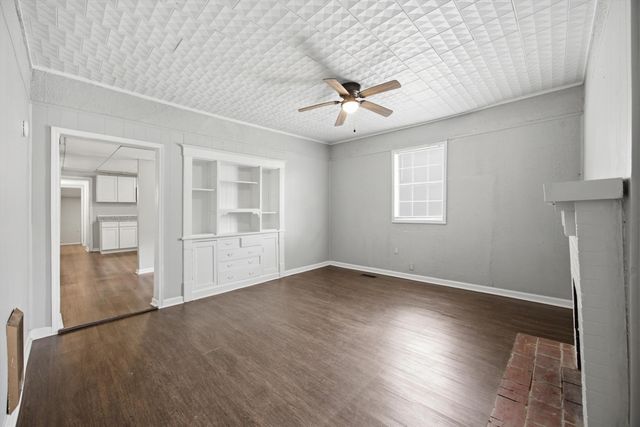 2111 Chamberlain Avenue, Chattanooga, TN 37404