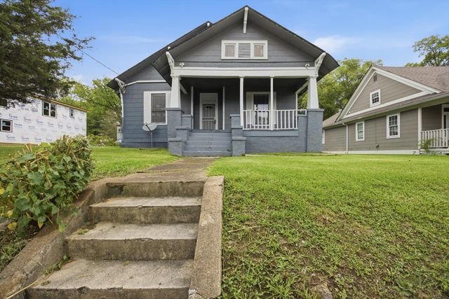 2111 Chamberlain Avenue, Chattanooga, TN 37404