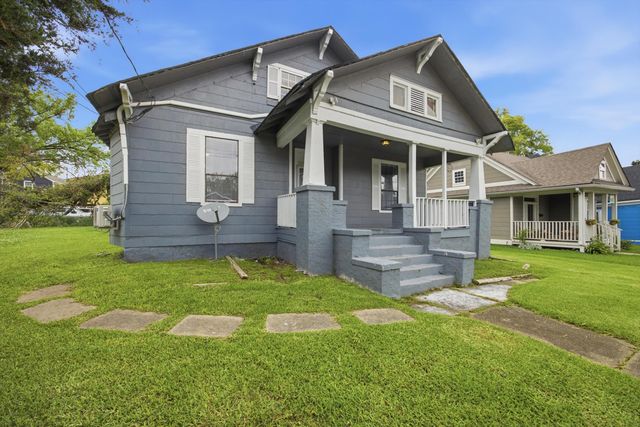 2111 Chamberlain Avenue, Chattanooga, TN 37404