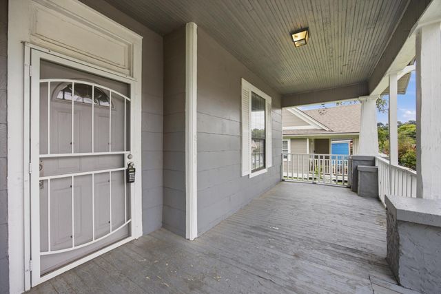 2111 Chamberlain Avenue, Chattanooga, TN 37404