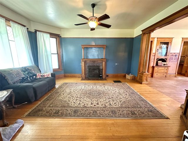 1137 West Street, Grinnell, IA 50112