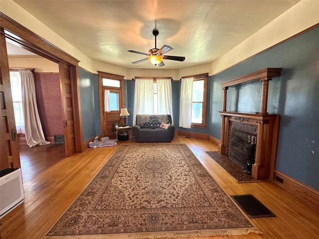 1137 West Street, Grinnell, IA 50112
