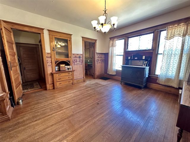1137 West Street, Grinnell, IA 50112