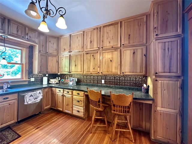 1137 West Street, Grinnell, IA 50112