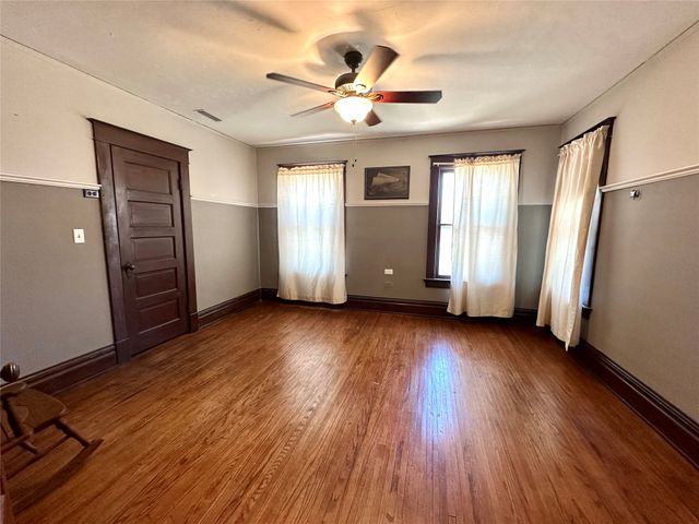 1137 West Street, Grinnell, IA 50112