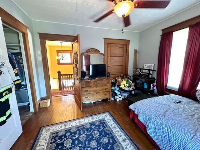 1137 West Street, Grinnell, IA 50112