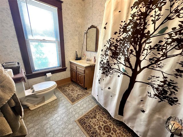 1137 West Street, Grinnell, IA 50112