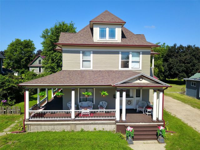 1137 West Street, Grinnell, IA 50112
