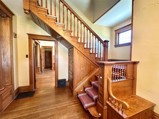 1137 West Street, Grinnell, IA 50112