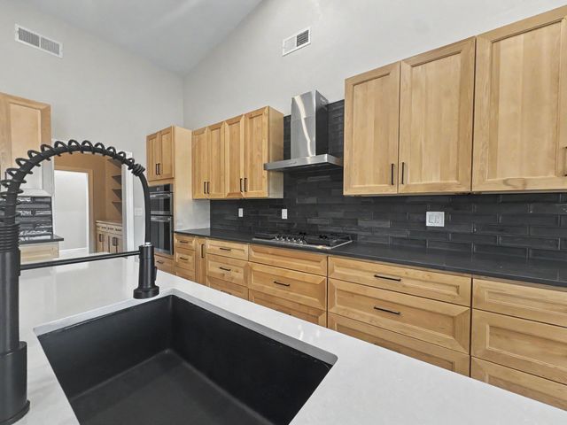 1321 Van Cleave Road NW, Albuquerque, NM 87107