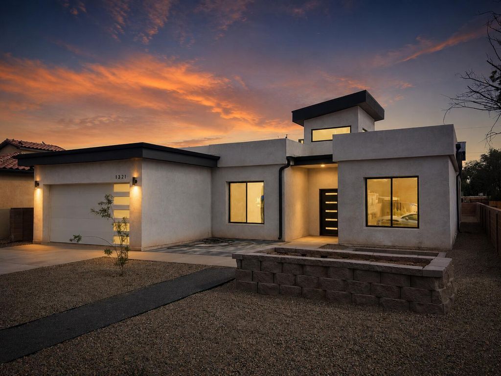 1321 Van Cleave Road NW, Albuquerque, NM 87107