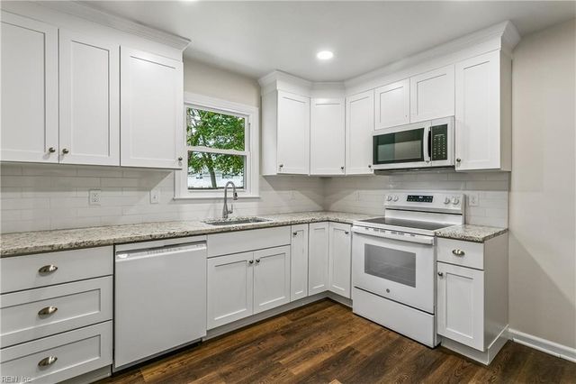 3 Alpine ST, Newport News, VA 23606