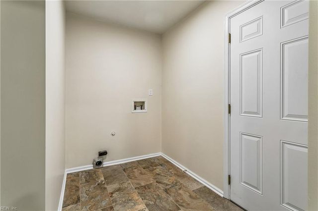 3 Alpine ST, Newport News, VA 23606