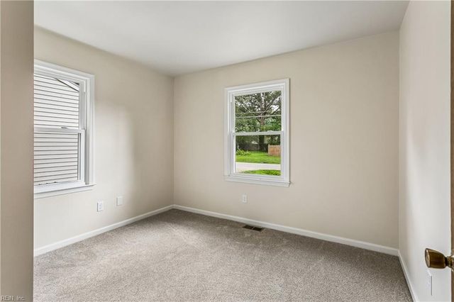 3 Alpine ST, Newport News, VA 23606