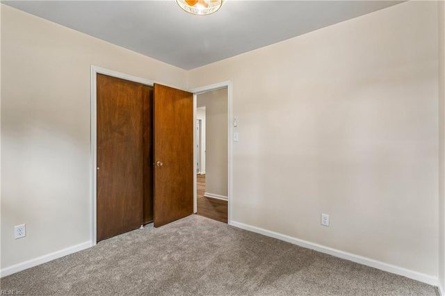 3 Alpine ST, Newport News, VA 23606