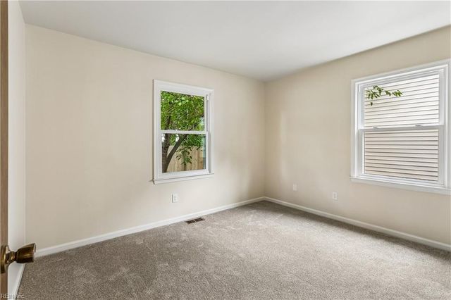 3 Alpine ST, Newport News, VA 23606