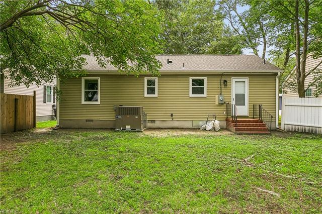 3 Alpine ST, Newport News, VA 23606