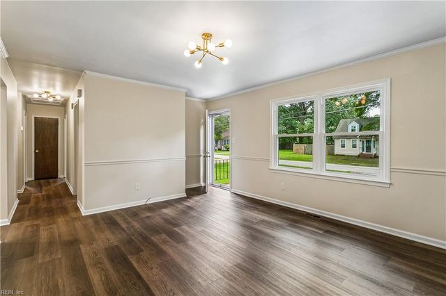 3 Alpine ST, Newport News, VA 23606