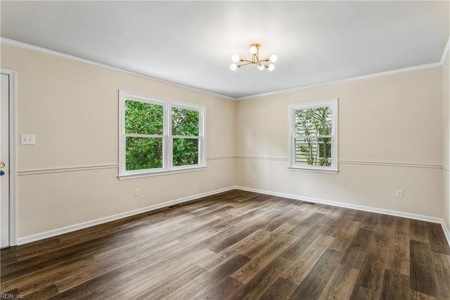3 Alpine ST, Newport News, VA 23606