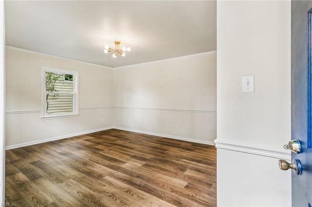 3 Alpine ST, Newport News, VA 23606