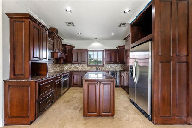 6817 Bonne Meadow Lane, Lake Charles, LA 70605