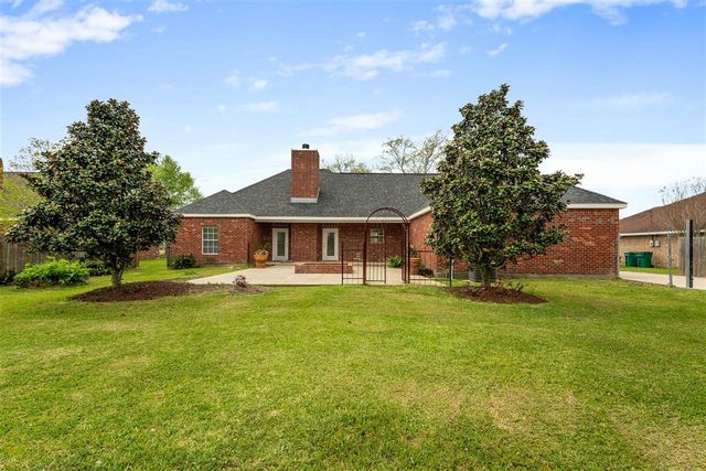 6817 Bonne Meadow Lane, Lake Charles, LA 70605