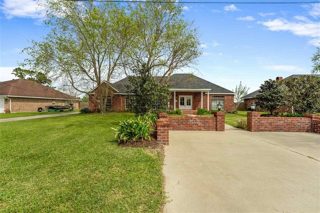 6817 Bonne Meadow Lane, Lake Charles, LA 70605