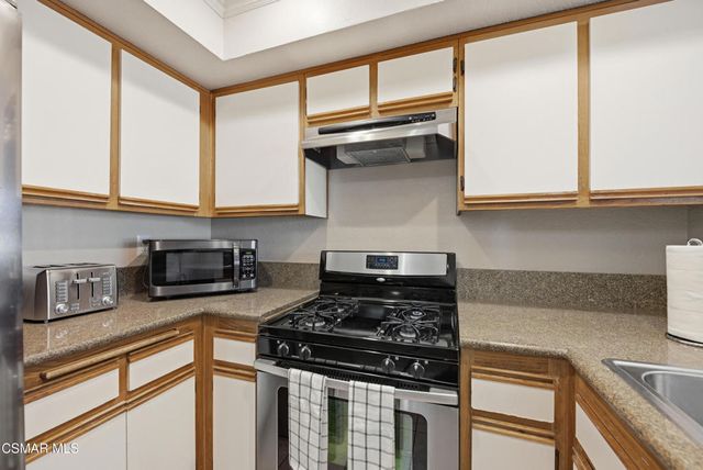 1245 Fitzgerald Road E, Simi Valley, CA 93065