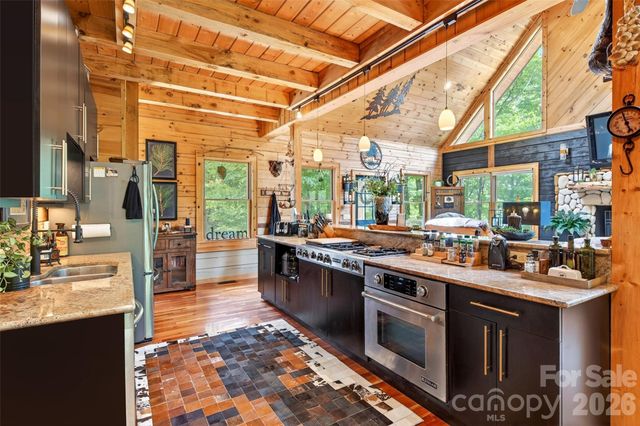 87 Ali Avenue, Bakersville, NC 28705