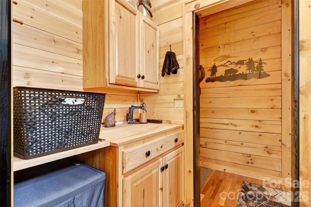 87 Ali Avenue, Bakersville, NC 28705