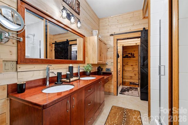 87 Ali Avenue, Bakersville, NC 28705
