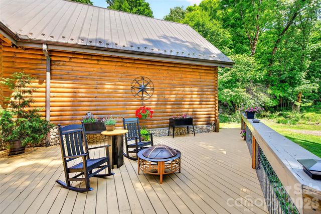 87 Ali Avenue, Bakersville, NC 28705