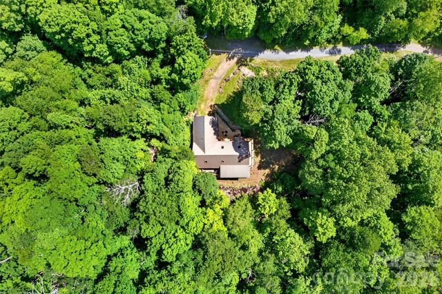 87 Ali Avenue, Bakersville, NC 28705