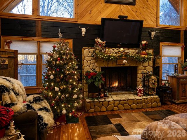 87 Ali Avenue, Bakersville, NC 28705