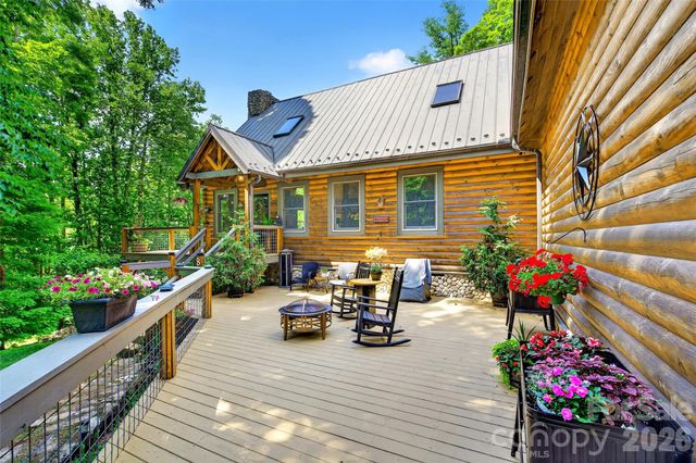 87 Ali Avenue, Bakersville, NC 28705