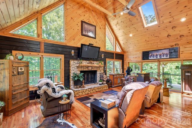 87 Ali Avenue, Bakersville, NC 28705