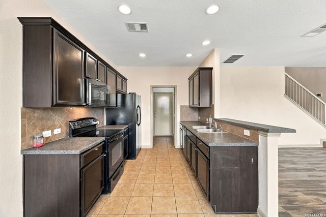 756 Guna Dr, New Braunfels, TX 78130