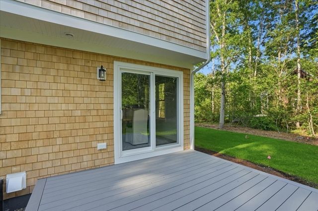 41 Avalon Dr, Falmouth, MA 02536