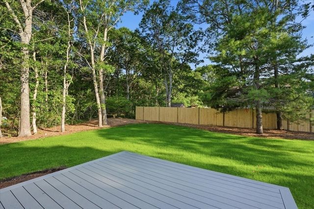 41 Avalon Dr, Falmouth, MA 02536