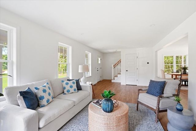 41 Avalon Dr, Falmouth, MA 02536